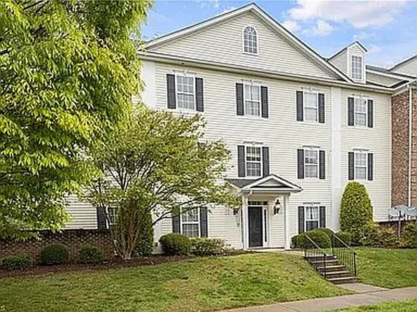 7210 McConnell Dr, Kernersville, NC 27284