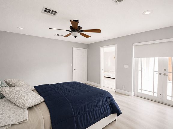4th image of 901 SW 121st Ave