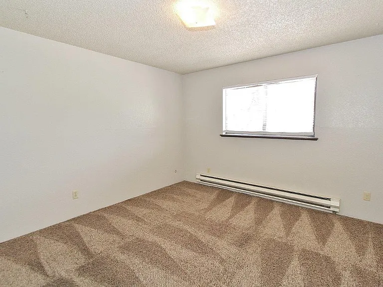 4833 W Targee St — Photo 10