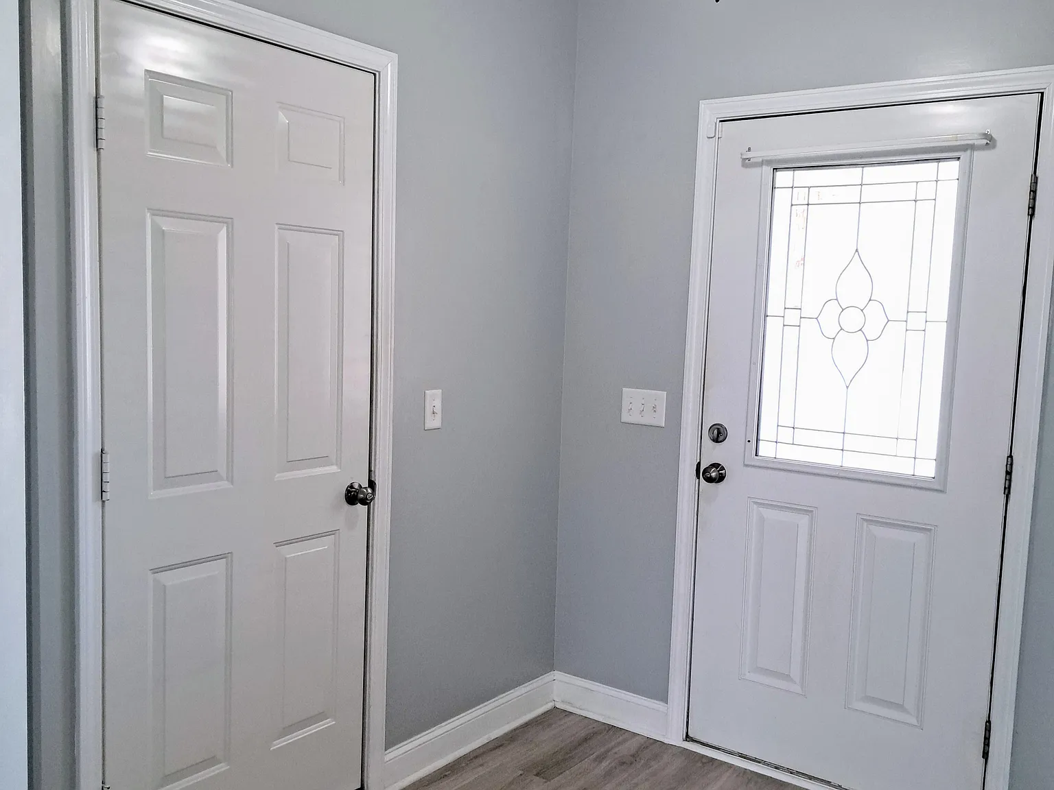 3 bed, 1444 sqft, $2,000 — Photo 2