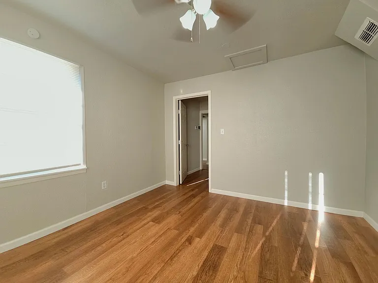 2602 Amherst St — Photo 12