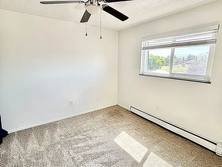 1936 Vinewood Ln #2 — Photo 4