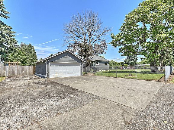 2nd image of 7016 NE 94th Ave