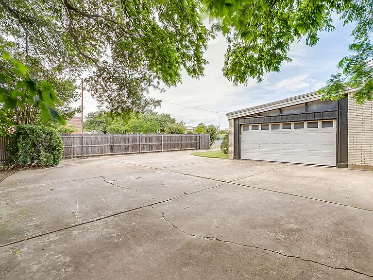 4761 Fieldcrest Dr — Photo 20