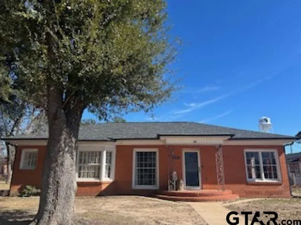 205 N Henry St, Lindale, TX 75771