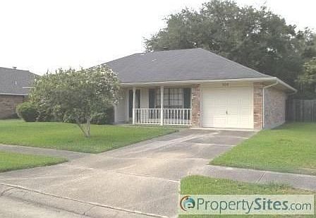 1st image of 306 N Moss Dr