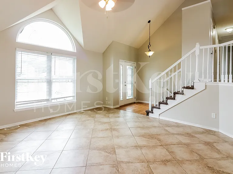 208 High Point Ln — Photo 3