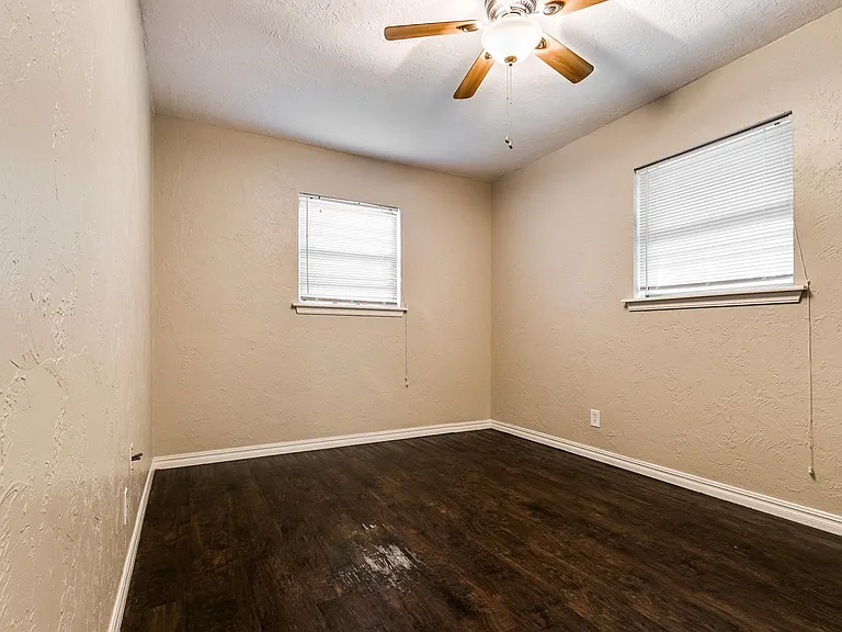 316 Rosewood Dr — Photo 16