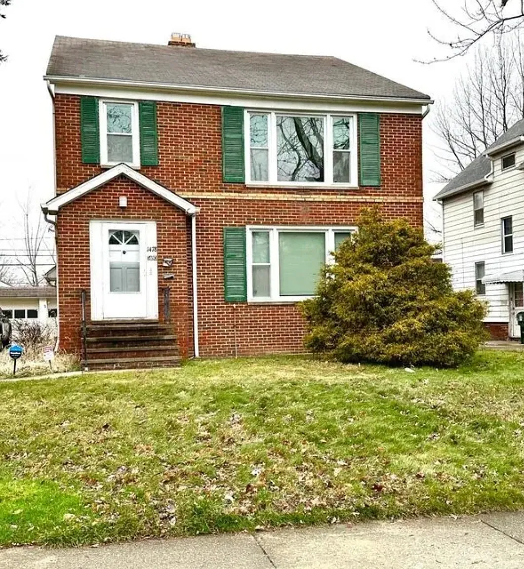 2 bed, $1,300 — Photo 1