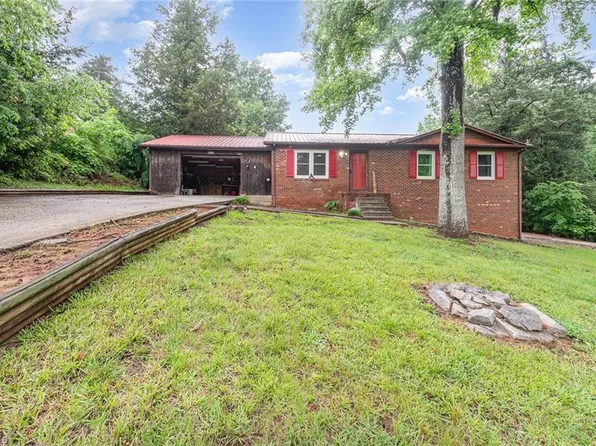411 Fulton St, Mocksville, NC 27028
