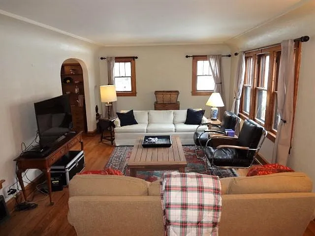 1213 W Oklahoma St — Photo 3