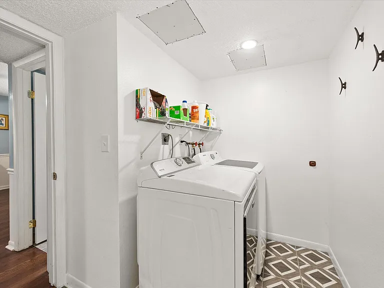 4029 Sandlewood Ln #3 — Photo 10