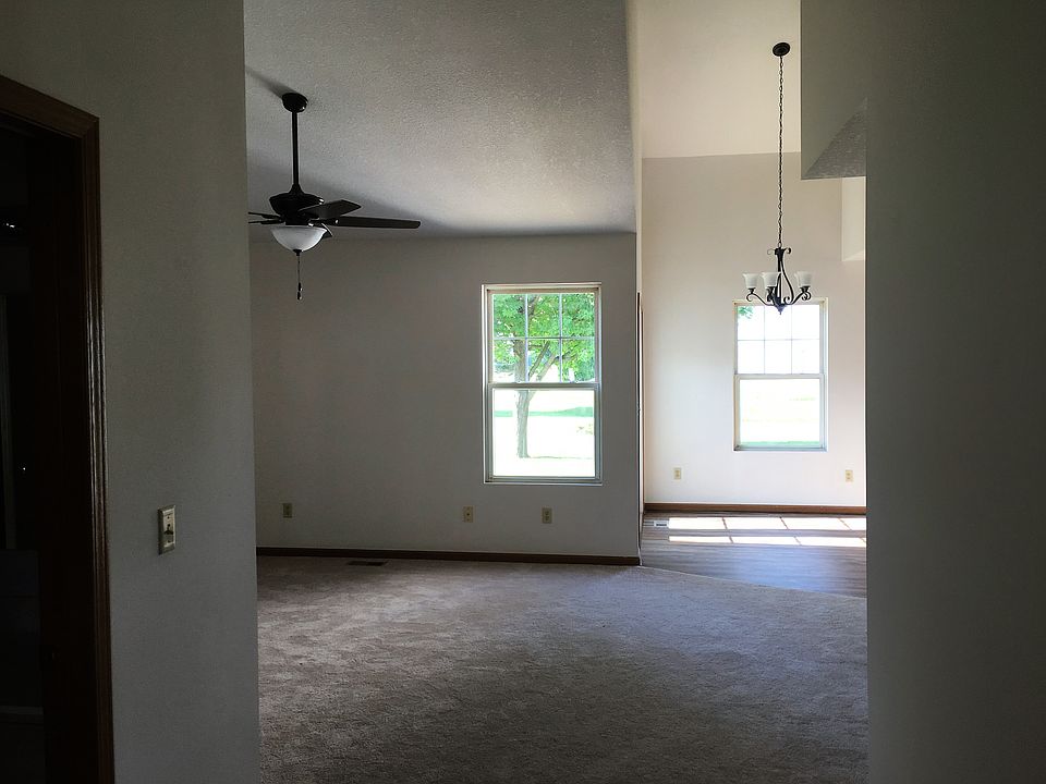 1st image of 750 Midway Dr