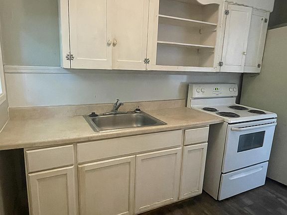 5th image of 1611 Hickory St #1