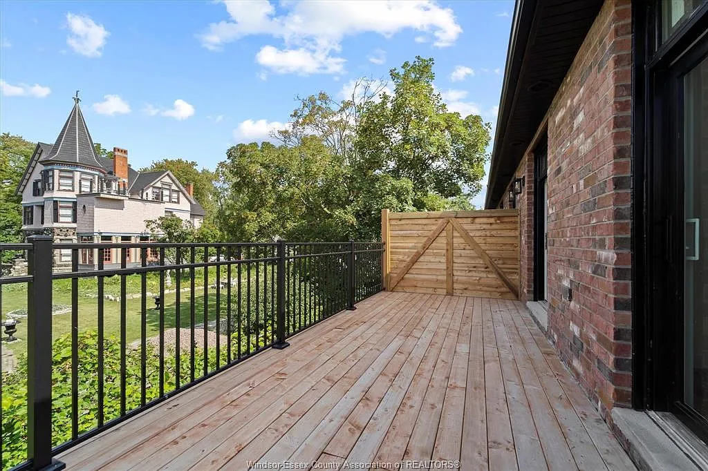 2 bed, $2,400 — Photo 4