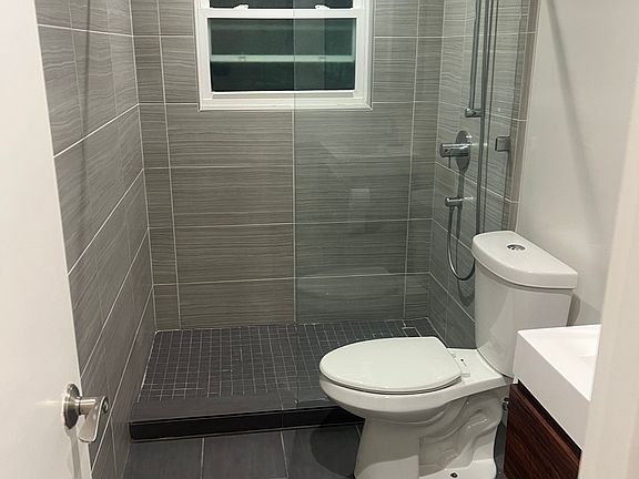 Full Bath with Skylight