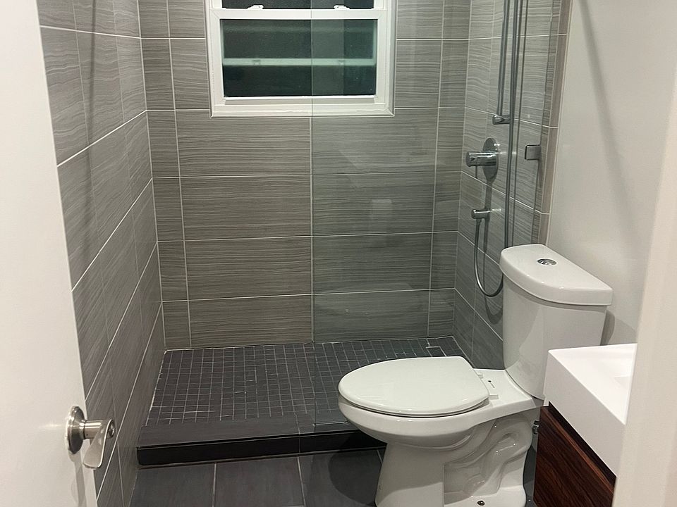 Full Bath with Skylight