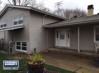 535 Crest Dr, Cary, IL 60013