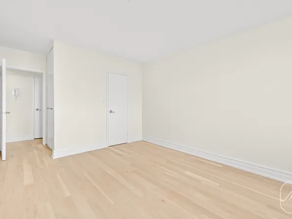 145 West 67th Street image 8 of 18