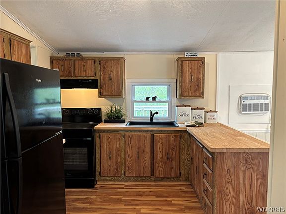 3rd image of 1780 Roses Brook Rd