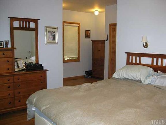 5th image of 6921 Calais Dr