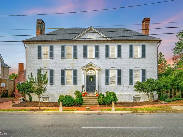 214 Caroline St, Fredericksburg, VA 22401