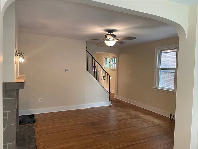 721 Center Ave — Photo 3