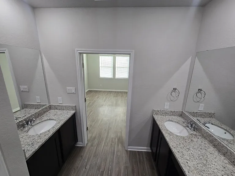 313 Caleb Ct — Photo 28