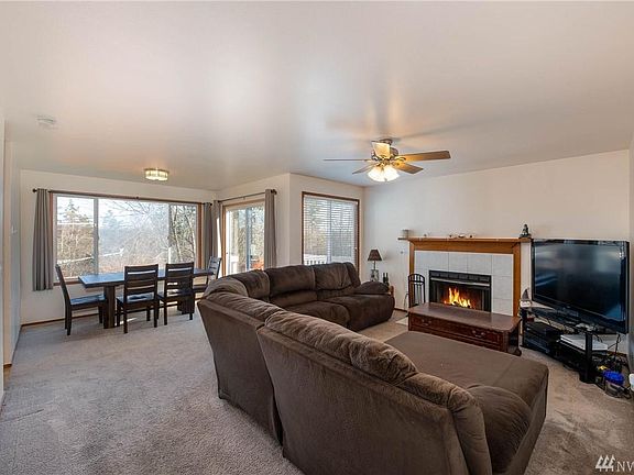 3rd image of 1424 SW Ponsteen Dr
