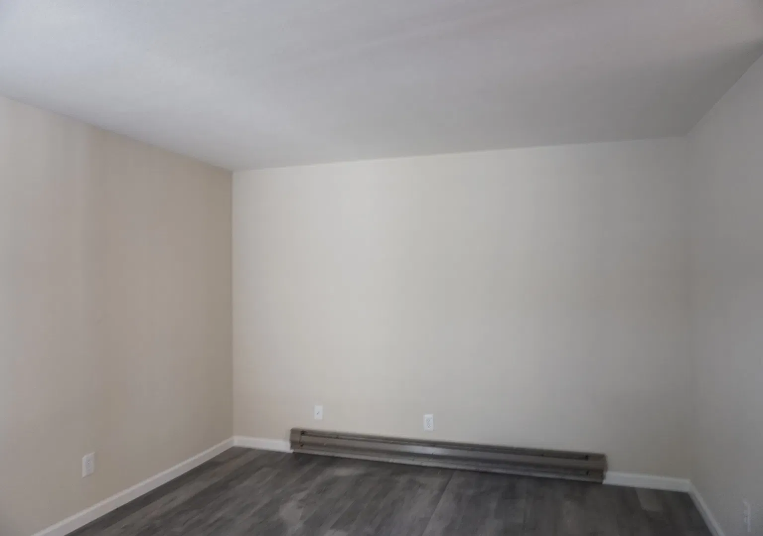 Remodeled Downstairs Apartment, Granite Counters, New Bathroom, Breakfast Bar, Carport, Storage! — Photo 3