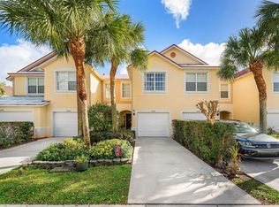 1094 Pinewood Lake Court, Greenacres, FL 33415