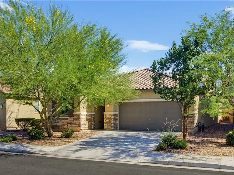917 Spiracle Ave — Photo 3