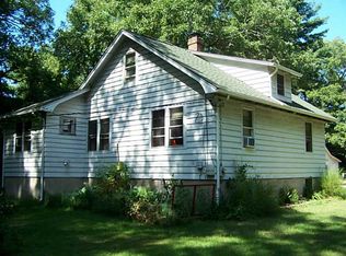 1661 Flat River Rd, Coventry, RI 02816