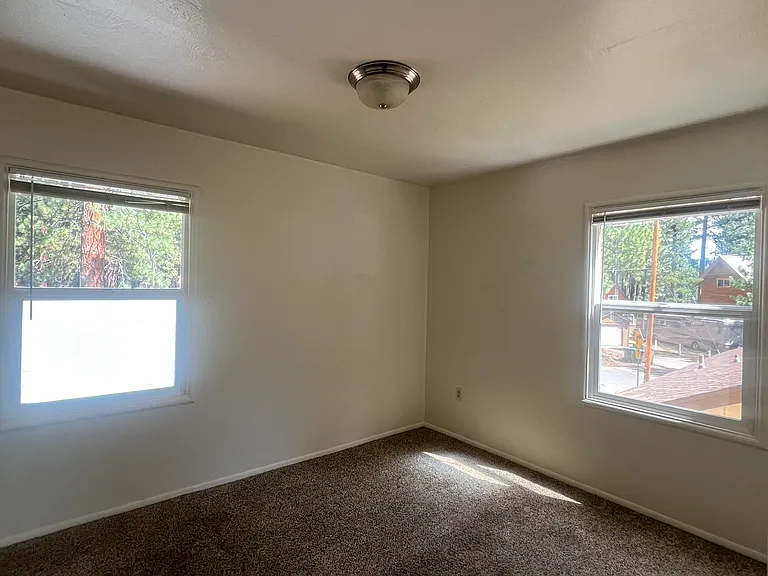 2737 Knox Ave #4 — Photo 3