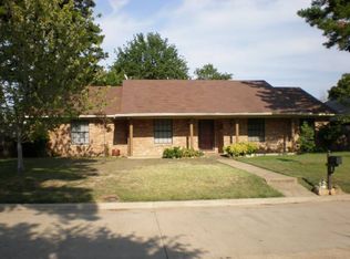 6 Heatherwood Dr, Texarkana, TX 75503
