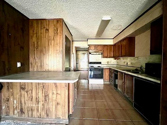 4th image of 203 Cedar Tree Dr