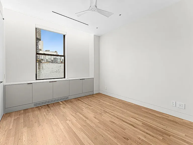 116 W 14th St #10S — Photo 10