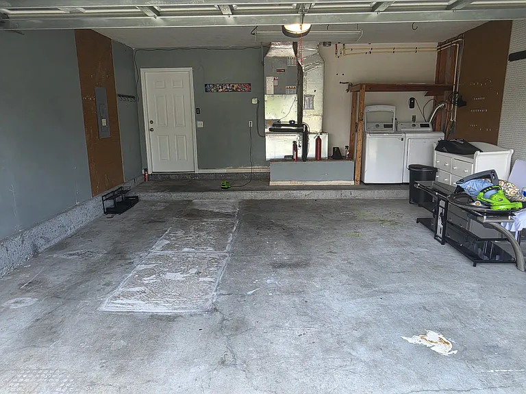 3524 NW 88th Ter — Photo 21