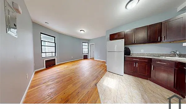 187 Nicholas Ave #2