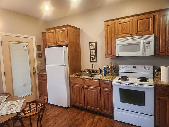 4th image of 234 Rolling River Ln