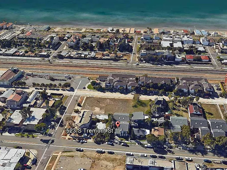 Great location about 5 blocks from the beach!