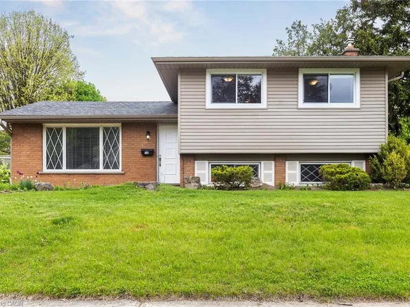 130 Hudson Cres, Kitchener, ON N2B 2V9