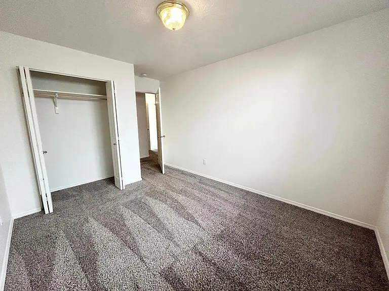 4650 N Date Palm Ave — Photo 17