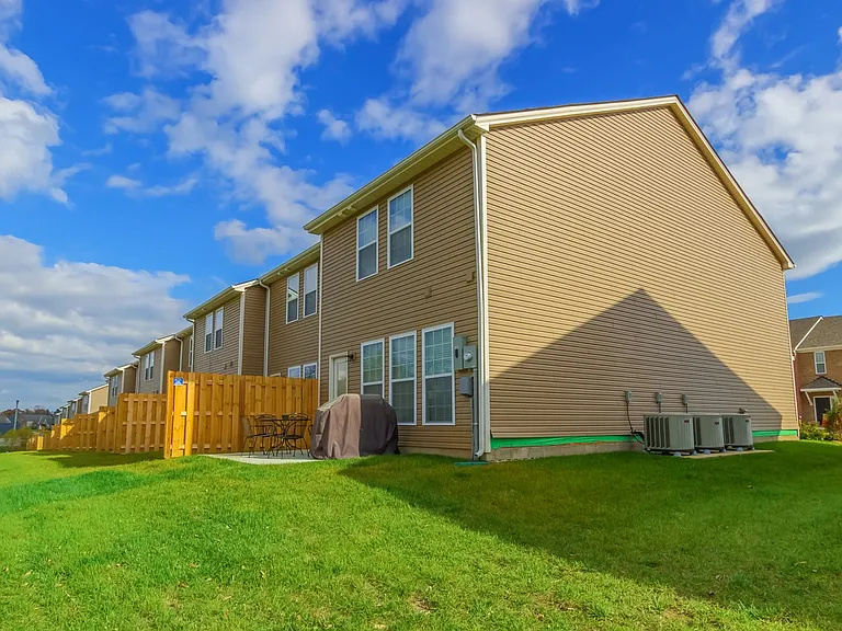 Savannah Oaks Townhomes — Photo 12