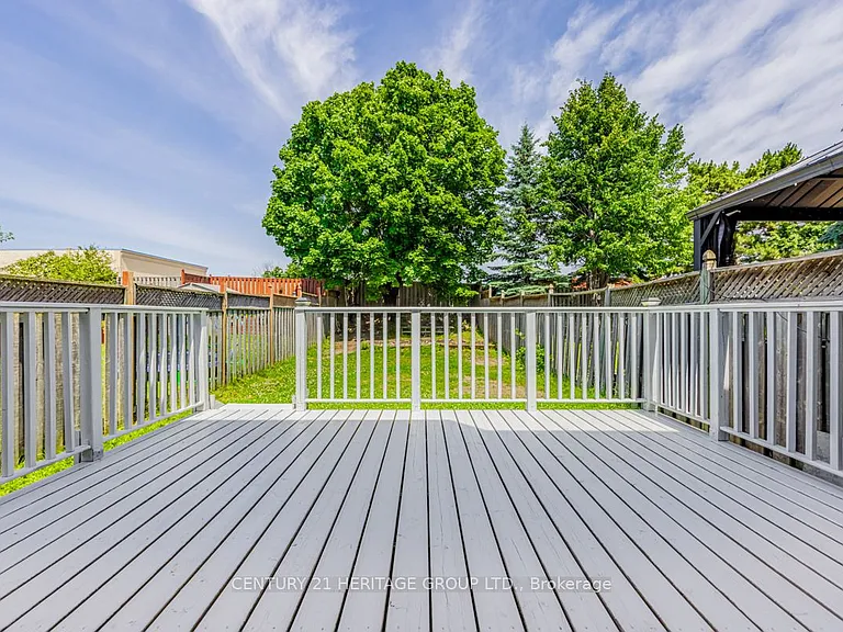 5602 Cortina Cres — Photo 17