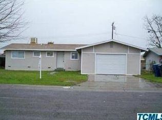 471 N Gene Ave, Farmersville, CA 93223