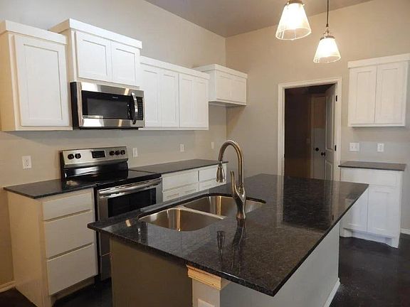 2nd image of 937 Coles Creek Ln
