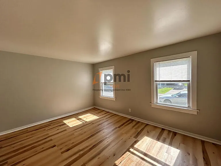 6136-6138 Ray Ave #6138 RAY AVE — Photo 4