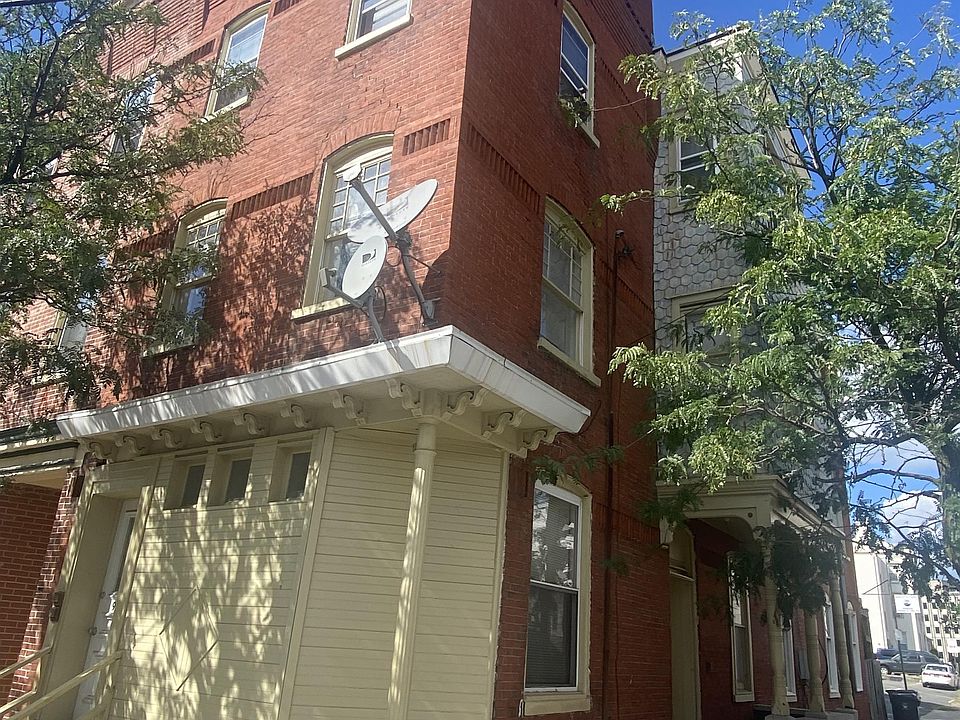 1st image of 901 N Jefferson St #A