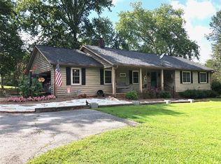 691 Kay Dr, Easley, SC 29640
